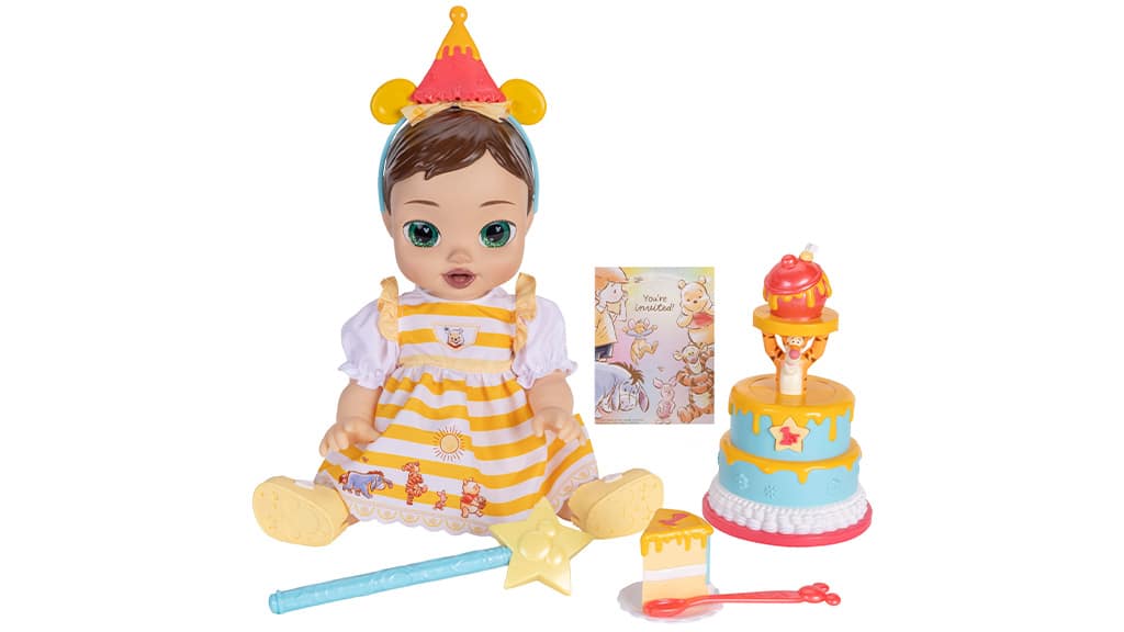 Ta lalka Disney Darlings z Kubusiem Puchatkiem jest słodsza niż miód