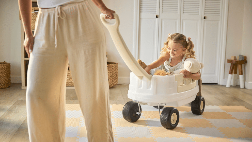 Płyń, zrelaksuj się i baw się nową kolekcją Chmur od Little Tikes