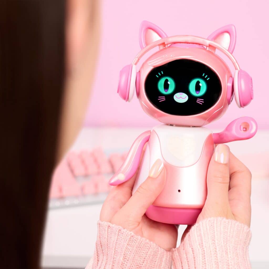 EmotoBOT od Just Play ma własną osobowość
