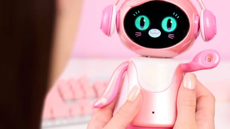 EmotoBOT od Just Play ma własną osobowość