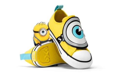 Film „Minionki i potwory” przynosi emocje także na dziecięce buty Converse