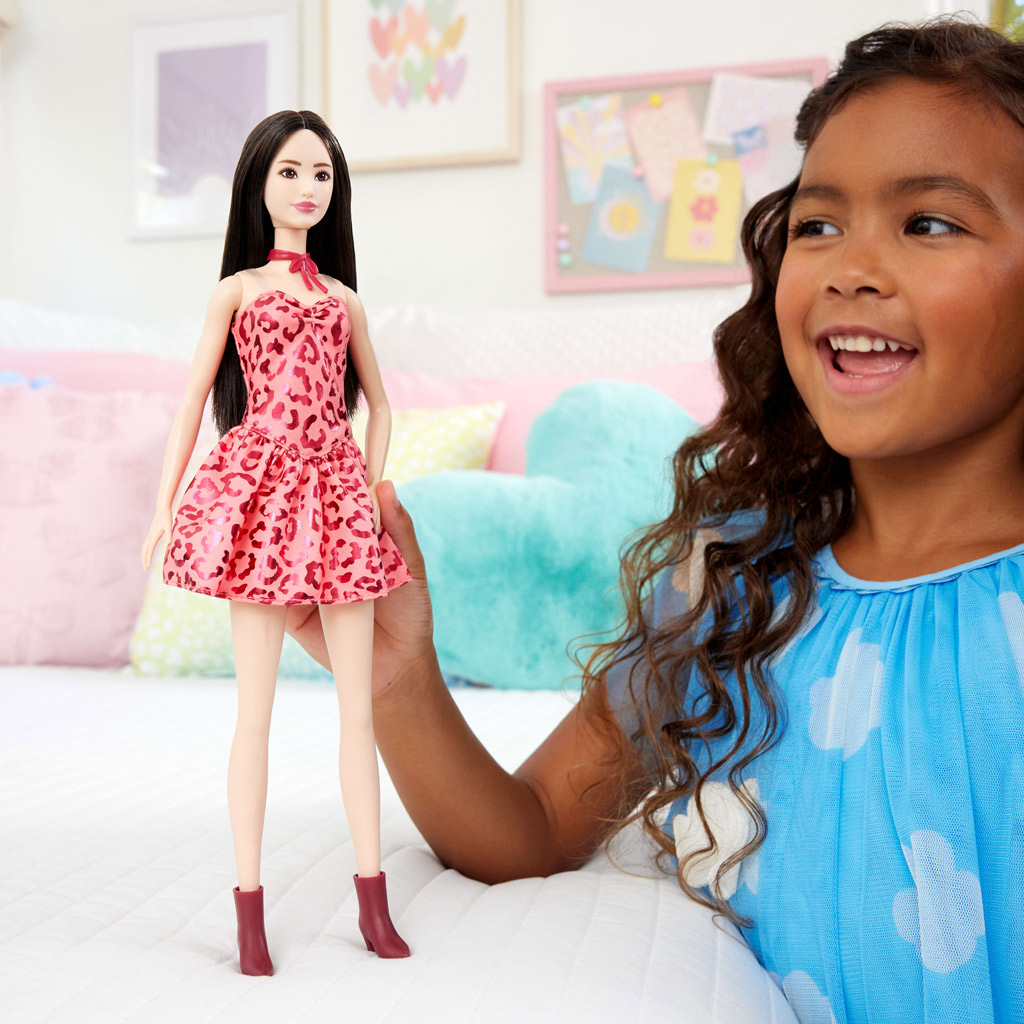 Barbie: Fashionista Przyjaciółki stylowa lalka modowa w leopardskim ubraniu – Mattel zdjęcie 5