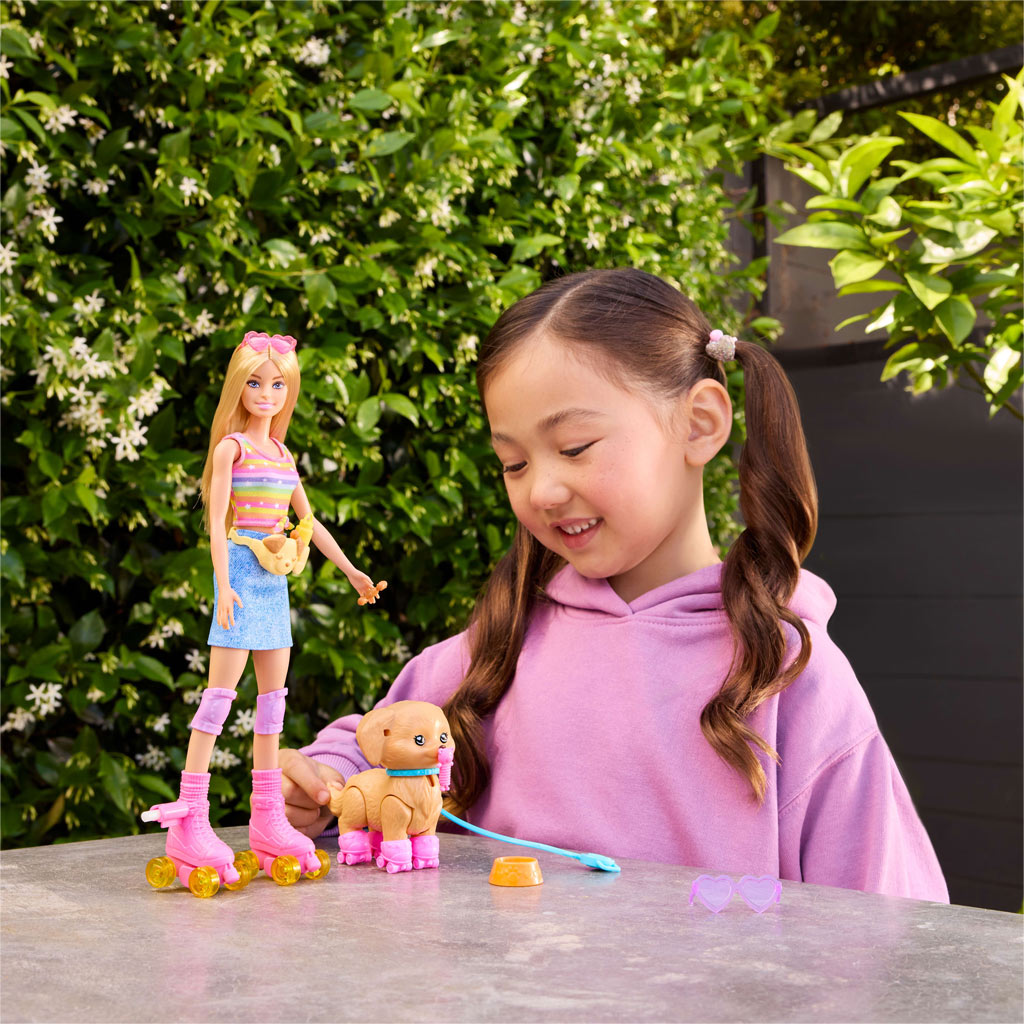 Barbie Spacerka z Psem Zestaw na Rolkach - Blondynka - Mattel zdjęcie 3