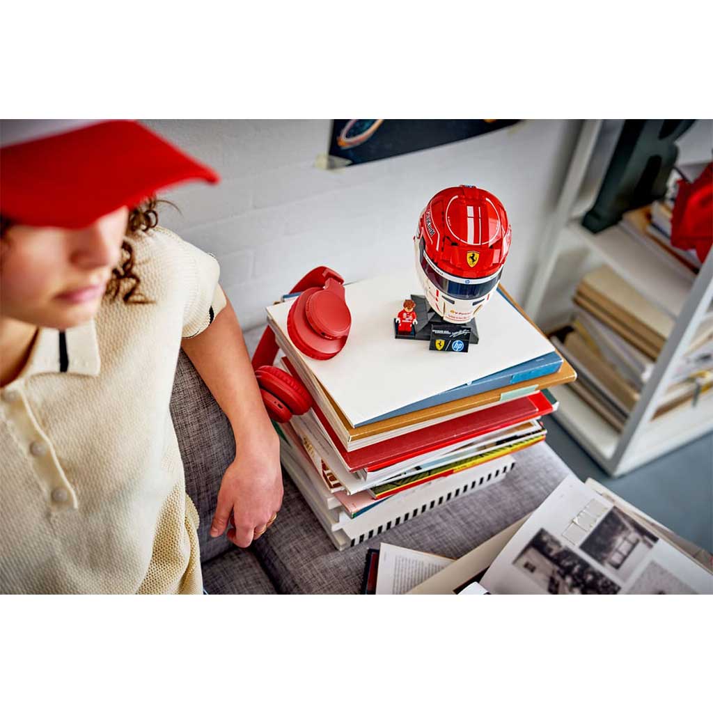 LEGO® Editions: Scuderia Ferrari HP Charles Leclerc sisakja (43014) zdjęcie 4