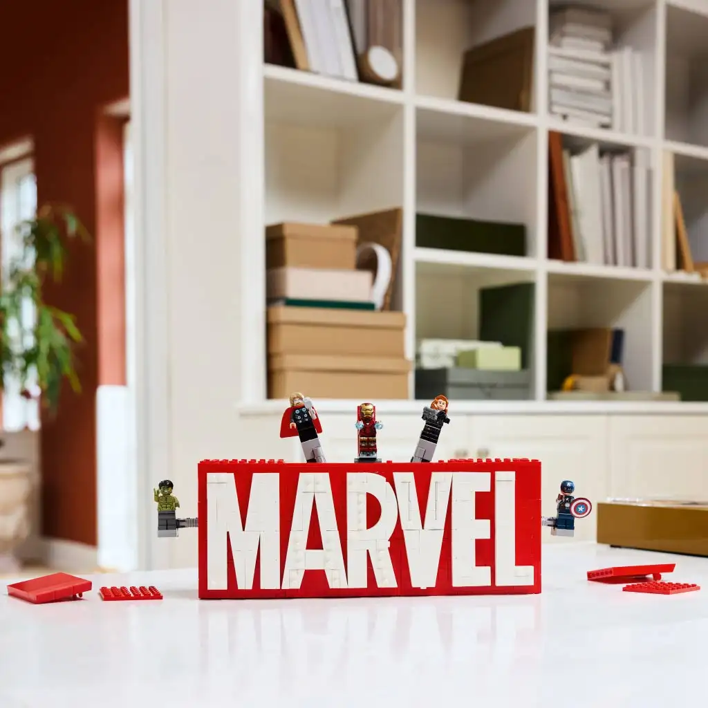 LEGO® Super Heroes: logo MARVEL i minifigurki (76313) zdjęcie 3