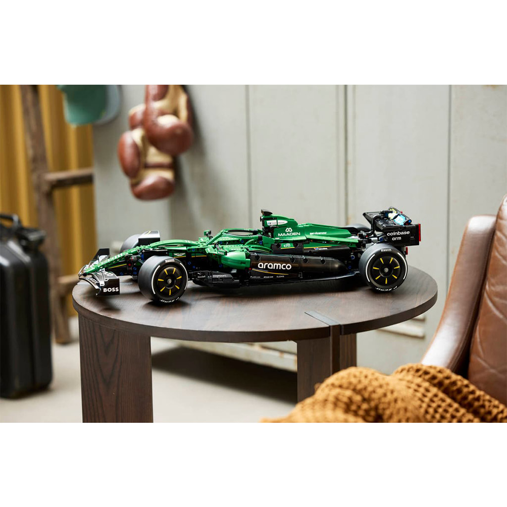 LEGO® Technic: Aston Martin Aramco AMR25 F1® samochód (42240) zdjęcie 16