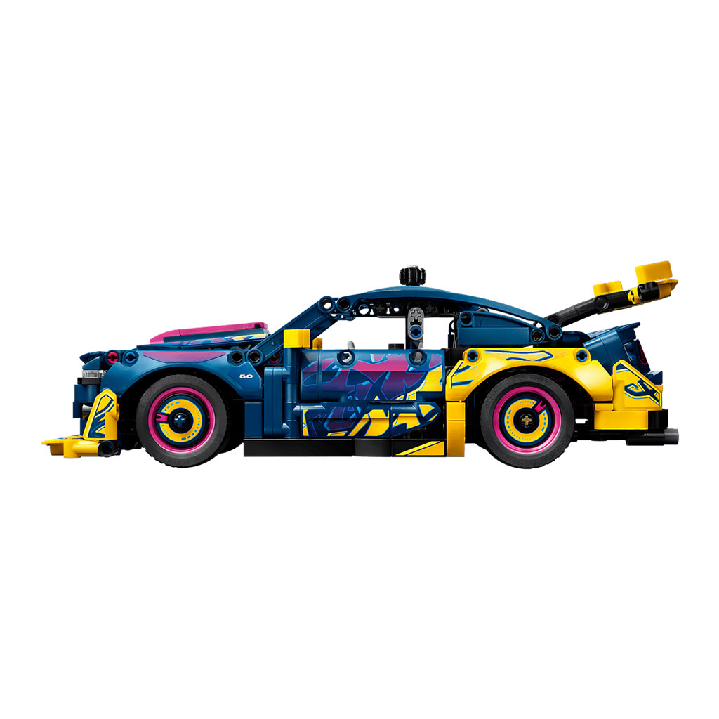 LEGO® Technic: Warsztat tuningowy: Samochód Ford Mustang GT (42236) zdjęcie 4