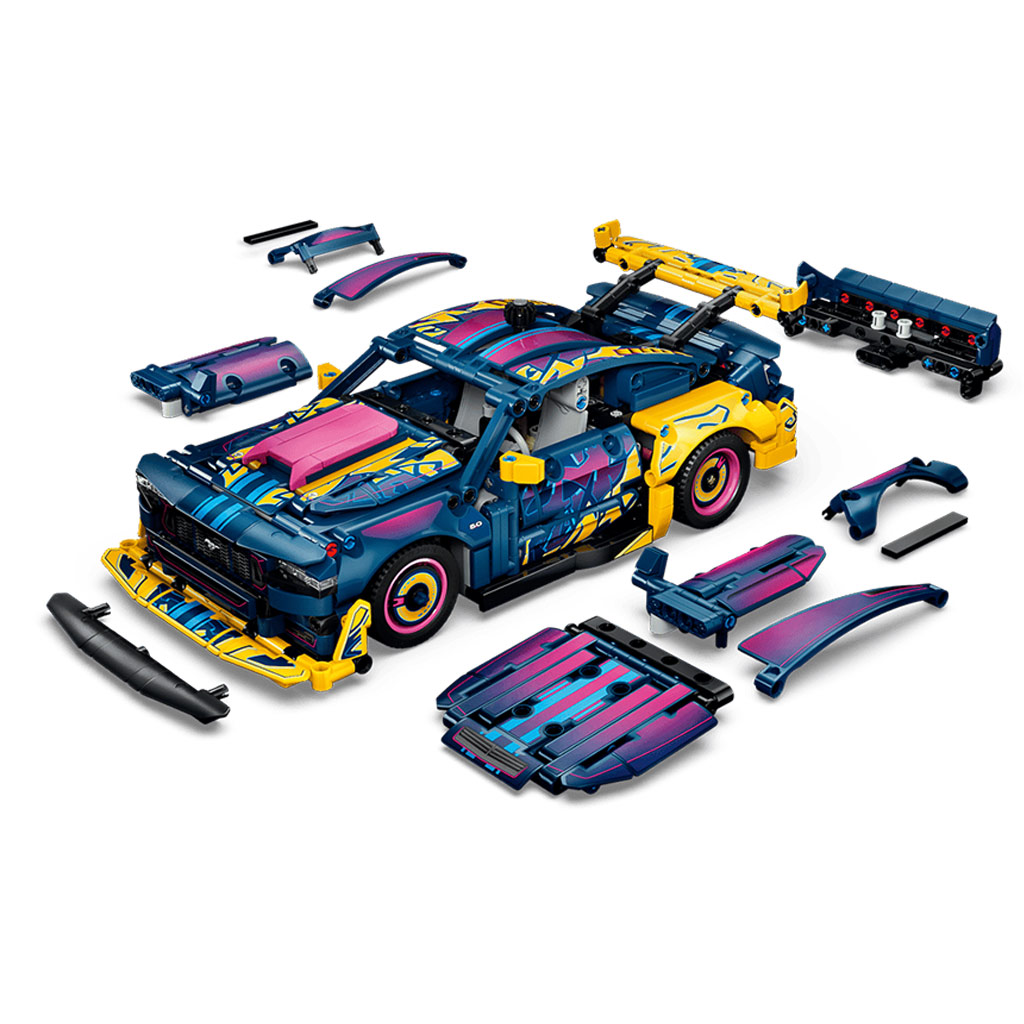 LEGO® Technic: Warsztat tuningowy: Samochód Ford Mustang GT (42236) zdjęcie 7