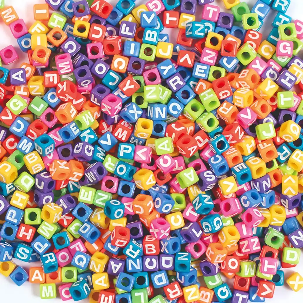 PlayBox: Zestaw kolorowych koralików z literami 300 szt. 7x7x7mm zdjęcie 1