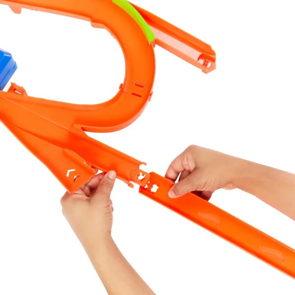 Hot Wheels Stunt Tracks: Zderzenie w powietrzu – zestaw torów z małym samochodzikiem – Mattel zdjęcie 3