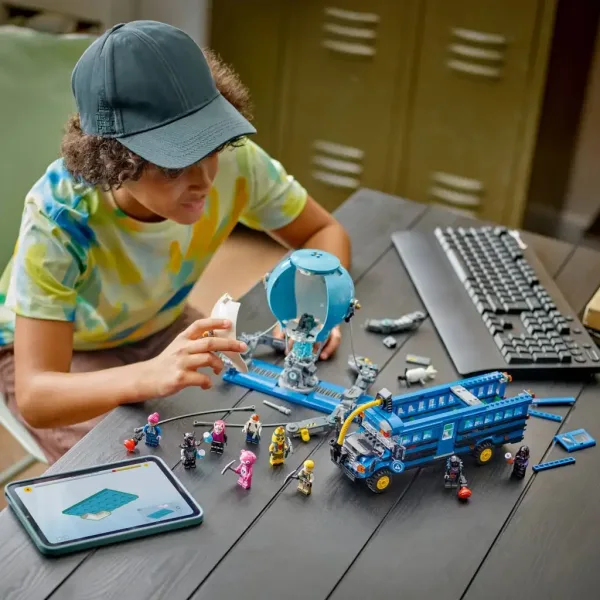 LEGO® Fortnite: Autobus bitewny (77073) zdjęcie 4