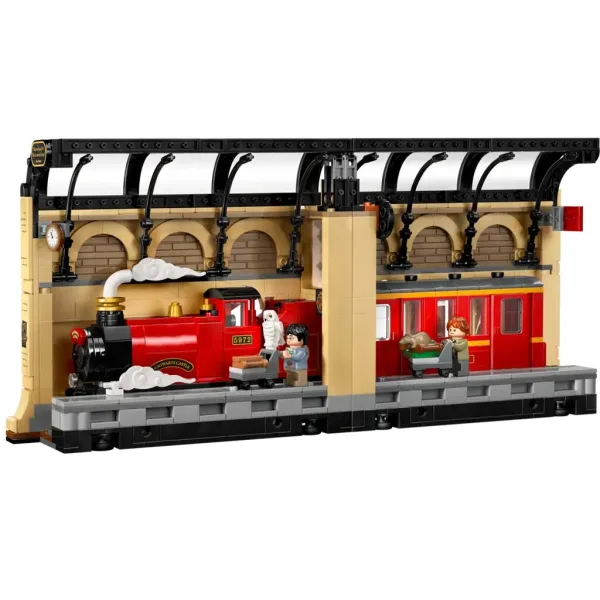 LEGO® Harry Potter: Książkowy zakątek: Ekspres do Hogwartu™ (76450) zdjęcie 3