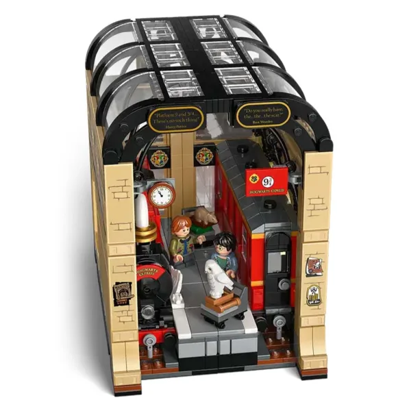 LEGO® Harry Potter: Książkowy zakątek: Ekspres do Hogwartu™ (76450) zdjęcie 4