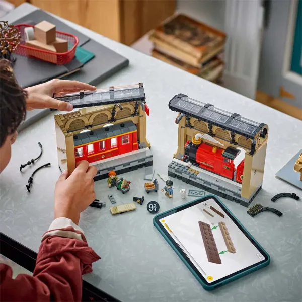 LEGO® Harry Potter: Książkowy zakątek: Ekspres do Hogwartu™ (76450) zdjęcie 9