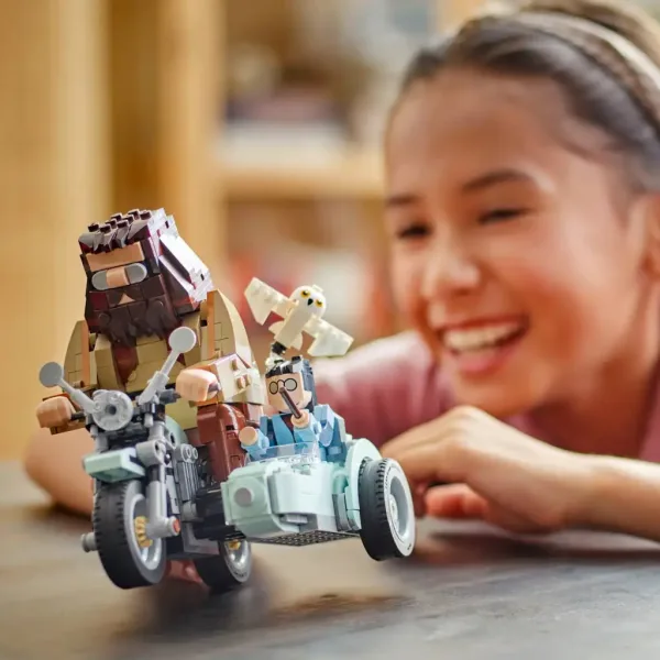 LEGO® Harry Potter: Przygody Hagrida™ i Harryego na motocyklu (76443) zdjęcie 4