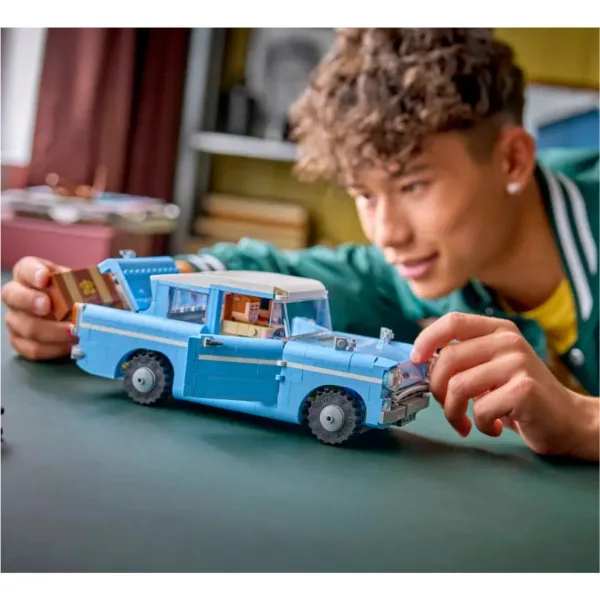 LEGO® Harry Potter: Zaczarowany latający Ford Anglia™ (76470) zdjęcie 4
