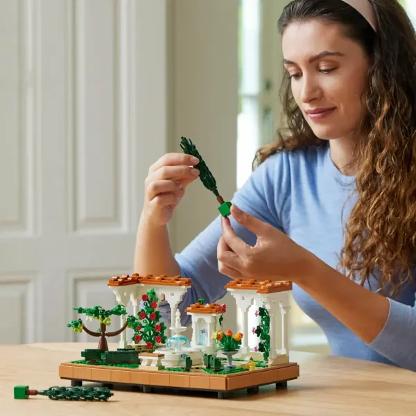 LEGO® Icons: Ogród z fontannami (10359) zdjęcie 4