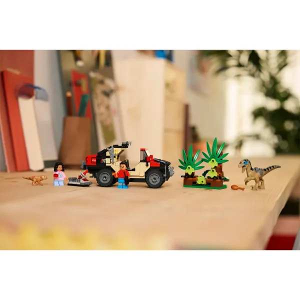 LEGO® Jurassic World: Ucieczka terenówką przed raptorem (76972) zdjęcie 8