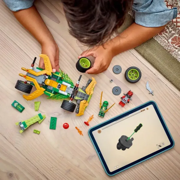 LEGO® Ninjago: Wyścigówka z napędem wstecznym Lloyda (71828) zdjęcie 3