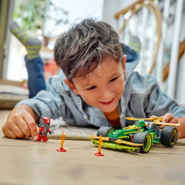 LEGO® Ninjago: Wyścigówka z napędem wstecznym Lloyda (71828) zdjęcie 4