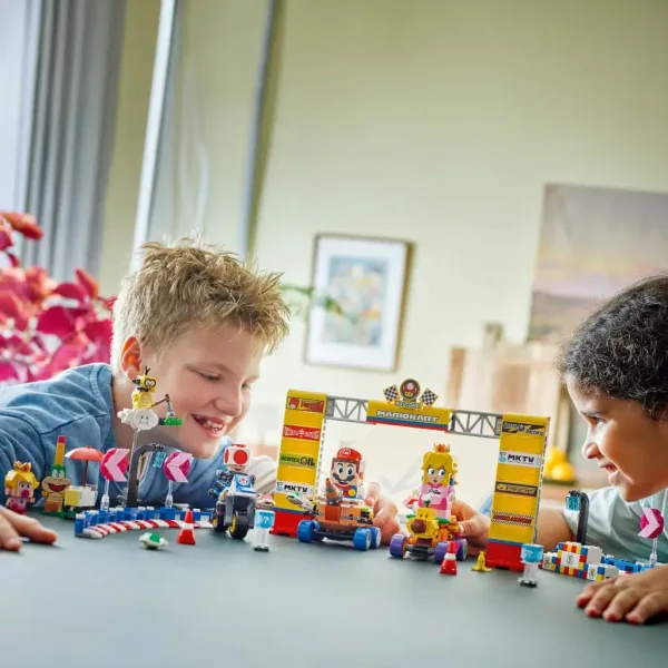 LEGO® Super Mario™: Mario Kart™ - Baby Peach i zestaw Grand Prix (72036) zdjęcie 4