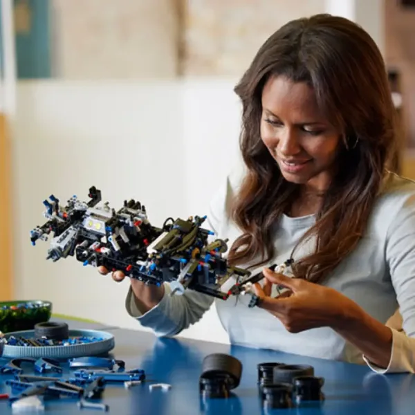 LEGO® Technic: 2022 Ford GT (42154) zdjęcie 7