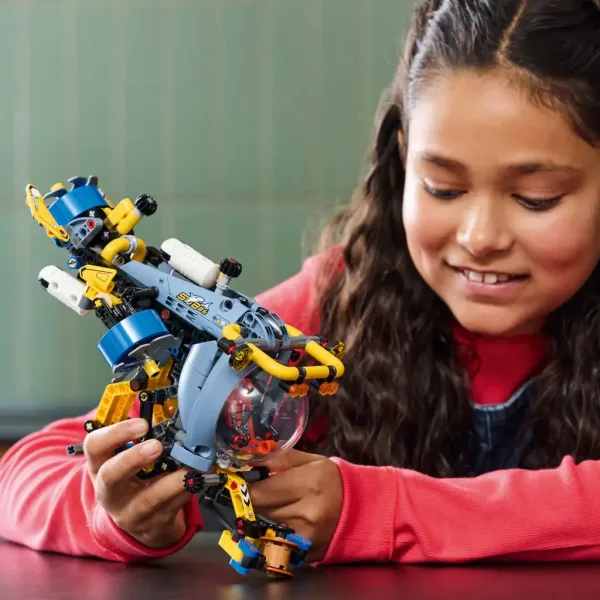 LEGO® Technic: Głębokościowy badawczy okręt podwodny (42201) zdjęcie 4