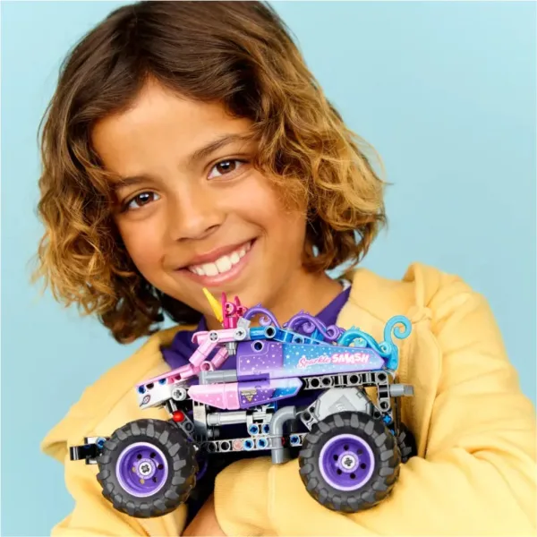 LEGO® Technic: Monster Jam™ Sparkle Smash™ – pojazd z napędem typu pull-back (42220) zdjęcie 5