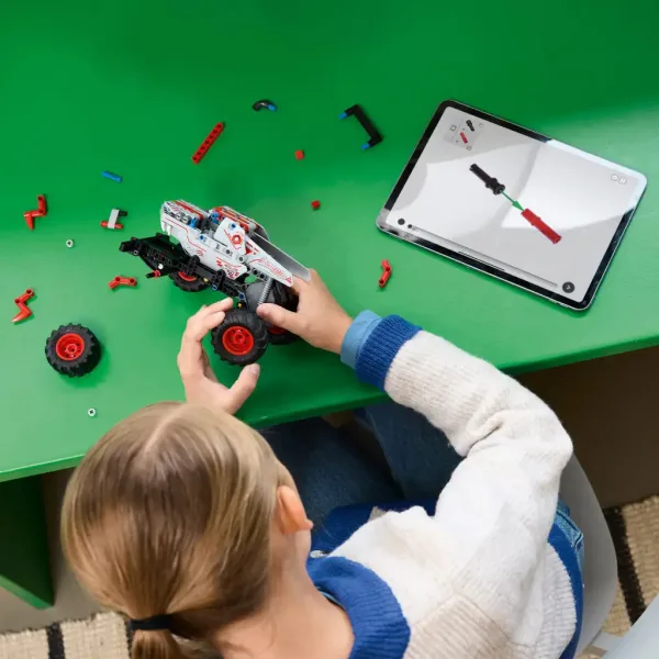 LEGO® Technic: Monster Jam™ ThunderROARus™ (42200) zdjęcie 4