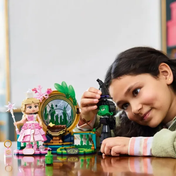 LEGO® Wicked: Figurki Elphaba i Glinda (75682) zdjęcie 3