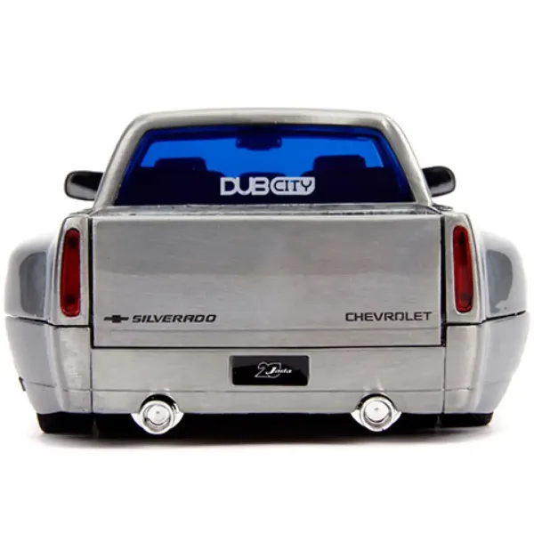 Model metalowy 1999 Chevy Silverado Dooley w skali 1/24 - Simba Toys zdjęcie 6