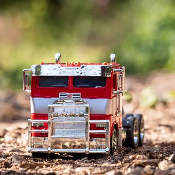 Transformers: Optimus Prime T7 metalowy model samochodu 1/32 - Simba Toys zdjęcie 8
