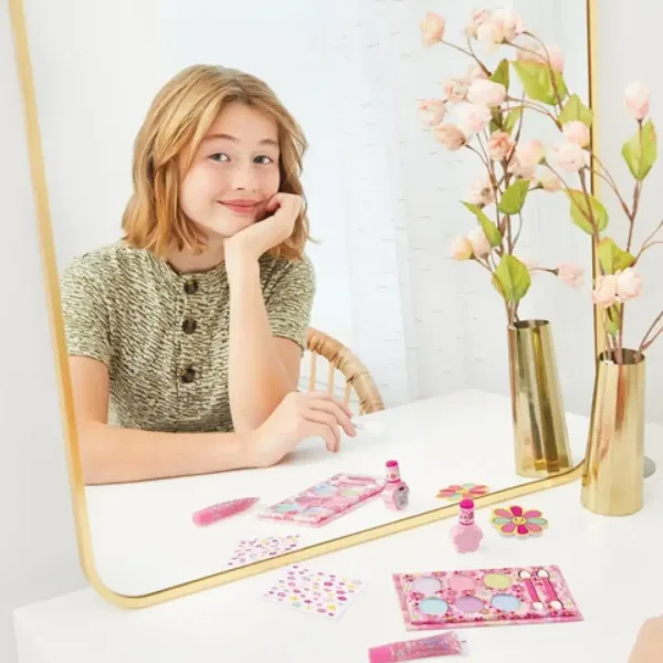 Zestaw do makijażu Make it Real: Blooming Beauty. zdjęcie 4
