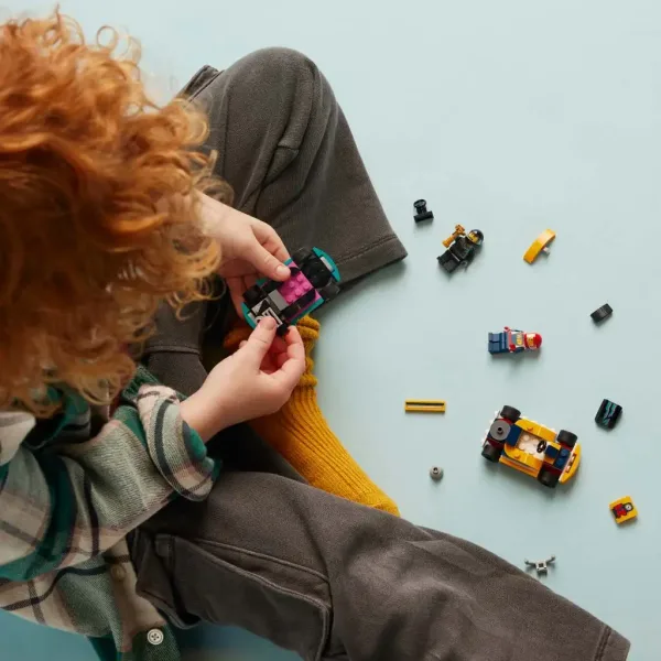 LEGO® City: Gokarty i wyścigowi piloci (60400) zdjęcie 3