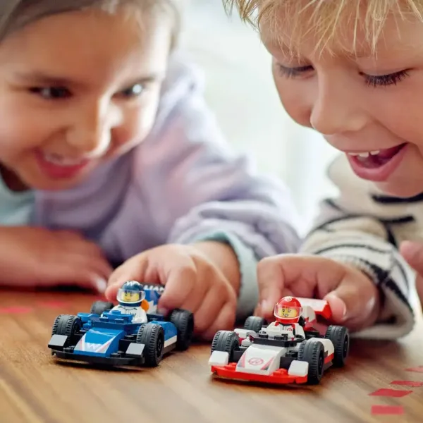 LEGO® City: F1®-owe samochody wyścigowe Williams Racing i Haas F1® (60464) zdjęcie 3