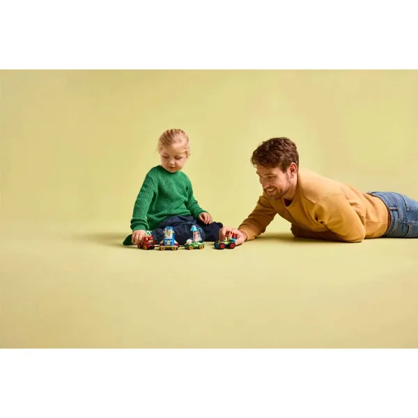 LEGO® Disney: Toy Story świąteczny pociąg i zdalnie sterowany samochód wyścigowy (43264) zdjęcie 7
