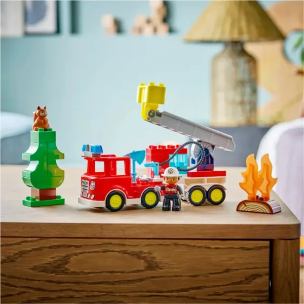 LEGO® DUPLO®: Samochód strażacki z wężem i strażakiem (10473) zdjęcie 5