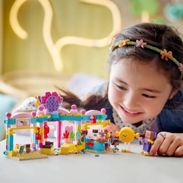 LEGO® Friends: Sklep z słodyczami w Heartlake City (42649) zdjęcie 3