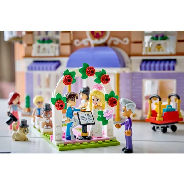 LEGO® Friends: Wielki hotel w Heartlake City (42704) zdjęcie 7