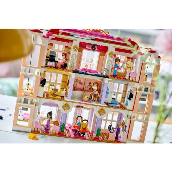 LEGO® Friends: Wielki hotel w Heartlake City (42704) zdjęcie 8