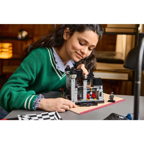 LEGO® Środa: Akademia Nevermore (76788) zdjęcie 6