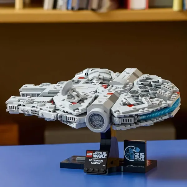 LEGO® Star Wars™: Millennium Falcon™ (75375) zdjęcie 5