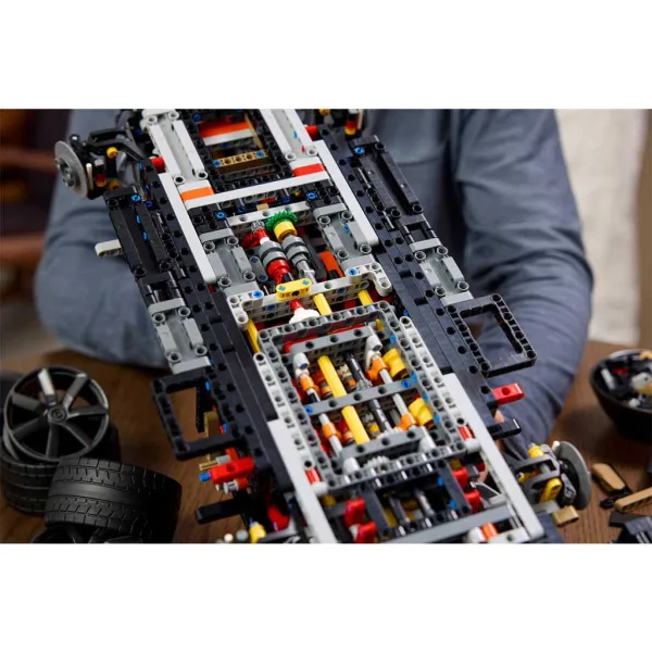 LEGO® Technic: Koenigsegg Sadair's Spear superauto (42232) zdjęcie 7