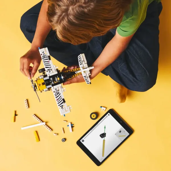 LEGO® Technic: Mały samolot (42198) zdjęcie 4