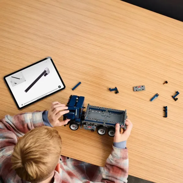 LEGO® Technic: Ciężarówka z wywrotką (42203) zdjęcie 3