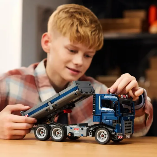 LEGO® Technic: Ciężarówka z wywrotką (42203) zdjęcie 4