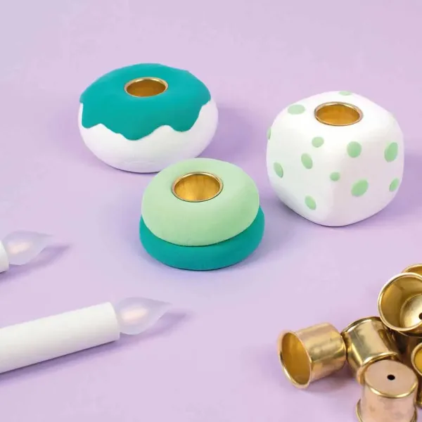 PlayBox: Mosiężny uchwyt na świeczki o średnicy 21 mm, opakowanie 25 sztuk zdjęcie 3
