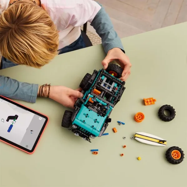 LEGO® Technic: Jeep® Wrangler Rubicon SUV (42227) zdjęcie 5
