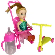 Katie: Lalka Sandra z różowym wózkiem, hulajnogą i butelką, 10 cm