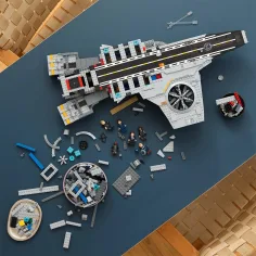LEGO® Marvel: Latający lotniskowiec S.H.I.E.L.D. (76354) zdjęcie 8